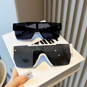 One-piece sunglasses, the same style for men and women, small face, anti-ultraviolet large frame reflective sunglasses, trendy and advanced sense of personality
