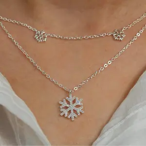 TXDVBLS Snowflake Necklace for Women - Christmas Gift for Girlfriend Wife - Elegant Gold and Silver Snowflake Pendant Charm Necklace