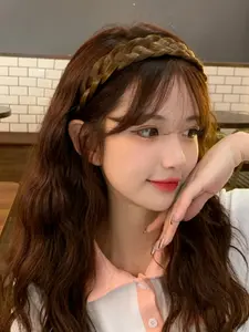 1 piece women's elegant Fried Dough Twists braid wig headband, Head Strap, lifelike hair braid design with anti-skid grip, fashionable hair accessories with combs for daily use Braided Headband