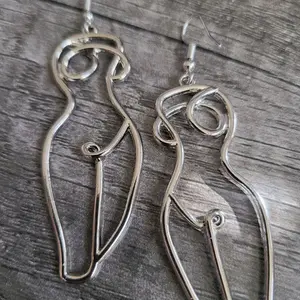 Lady Body Wire Wrapped Earrings