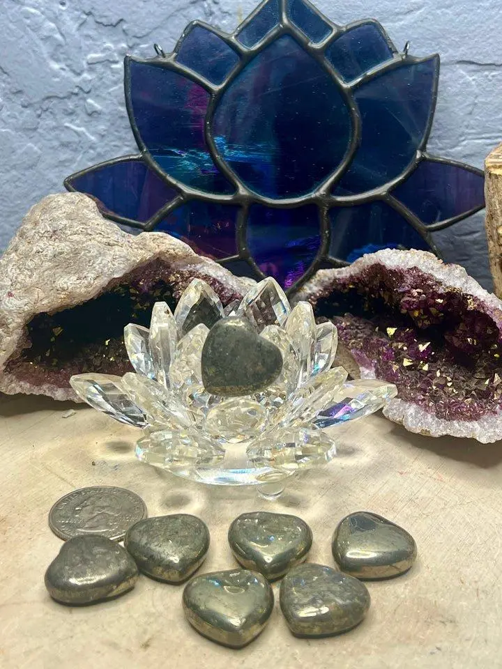 Pyrite Heart - Symbol of Wealth & Success - One Inch Size - Fools Gold - Unique Charm - Prosperity Manifestation Stone
