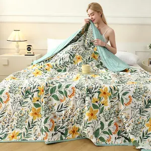 Summer Cooling Quilt with Floral and Panda Print, Ultra Soft Skin-Friendly Air Conditioner Cover Ideal for Bedroom and Living Room, Elegant Fashion Style, Air Conditioning Quilt