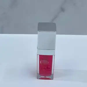 Lip Gloss - Makeup Cosmetic for Luscious Lips