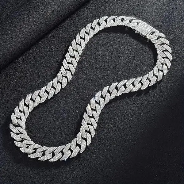Cuban Link Chain for Men Women,Diamond Necklaces,Iced Out Chain,Hip Hop Jewelry,Thick Silver Chain,Gold Chain,Diamond Bracelet.