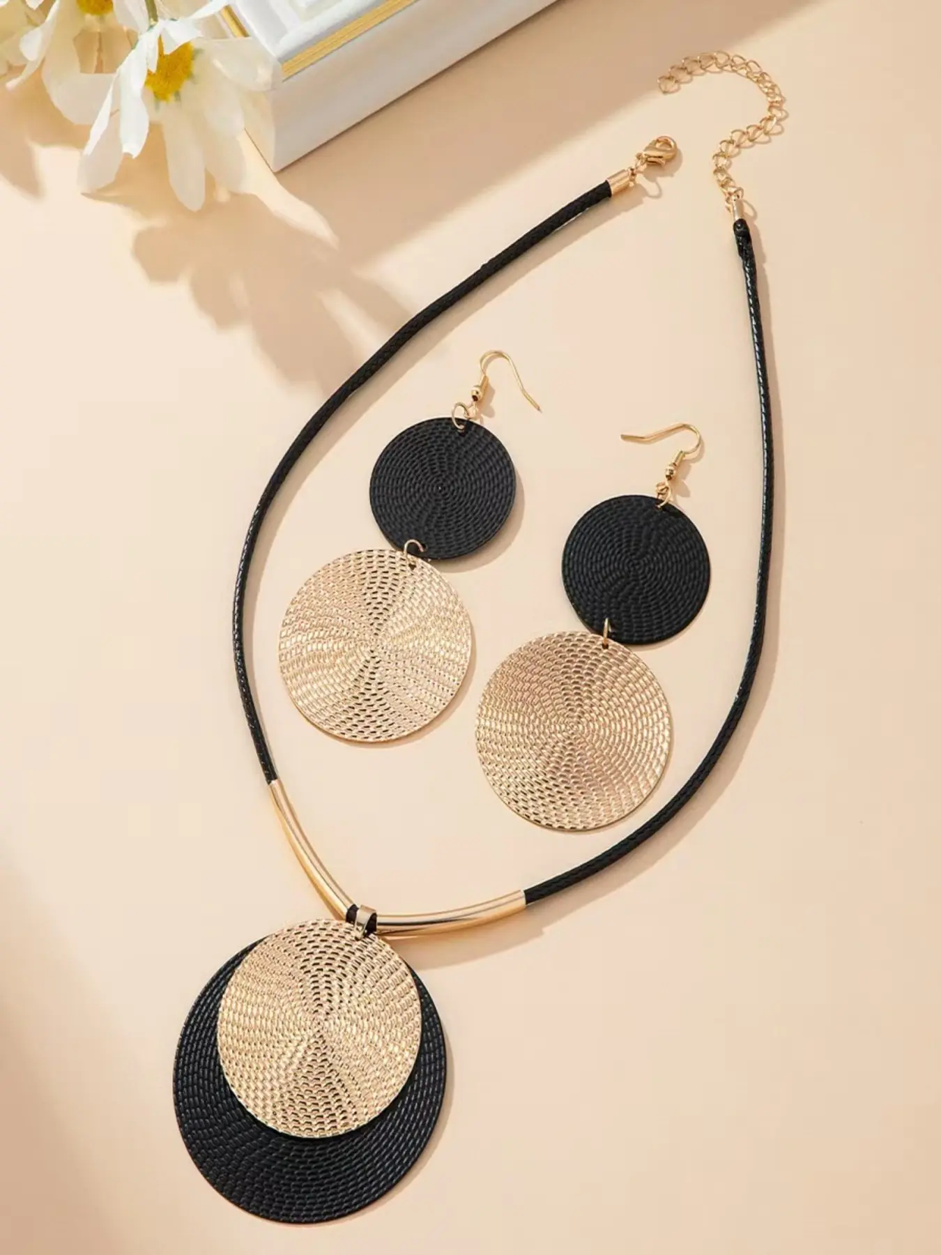Creative Unique Large Round Vintage Dangle Necklace Earrings Set, Jewelry Set, Designed for Women, Personalized Design, Exaggerated Style, Trendy Jewelry Set, Fashionable Jewelry Set