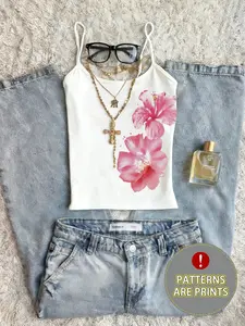 Women's Tight Belly-Baring Tank Top, Floral Petal Graphic Print, Adjustable Straps, Fashionable and Trendy, Spring Summer Comfort, Casual