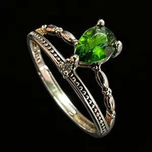 Pear-Shaped Chrome Diopside Adjustable 925 Silver Ring