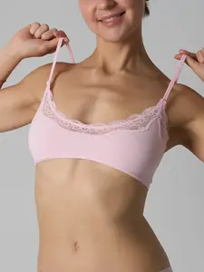 Fits Everybody Lace Scoop Bralette Buttery Soft Stretchy Lace Trim Lightweight Everyday Bra Fabric Women's Essential Chic Feminine Style