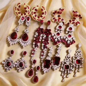 Palace-style zircon geometric flower earrings, light luxury and high-end elegant studs, fashionable and exquisite ear accessories