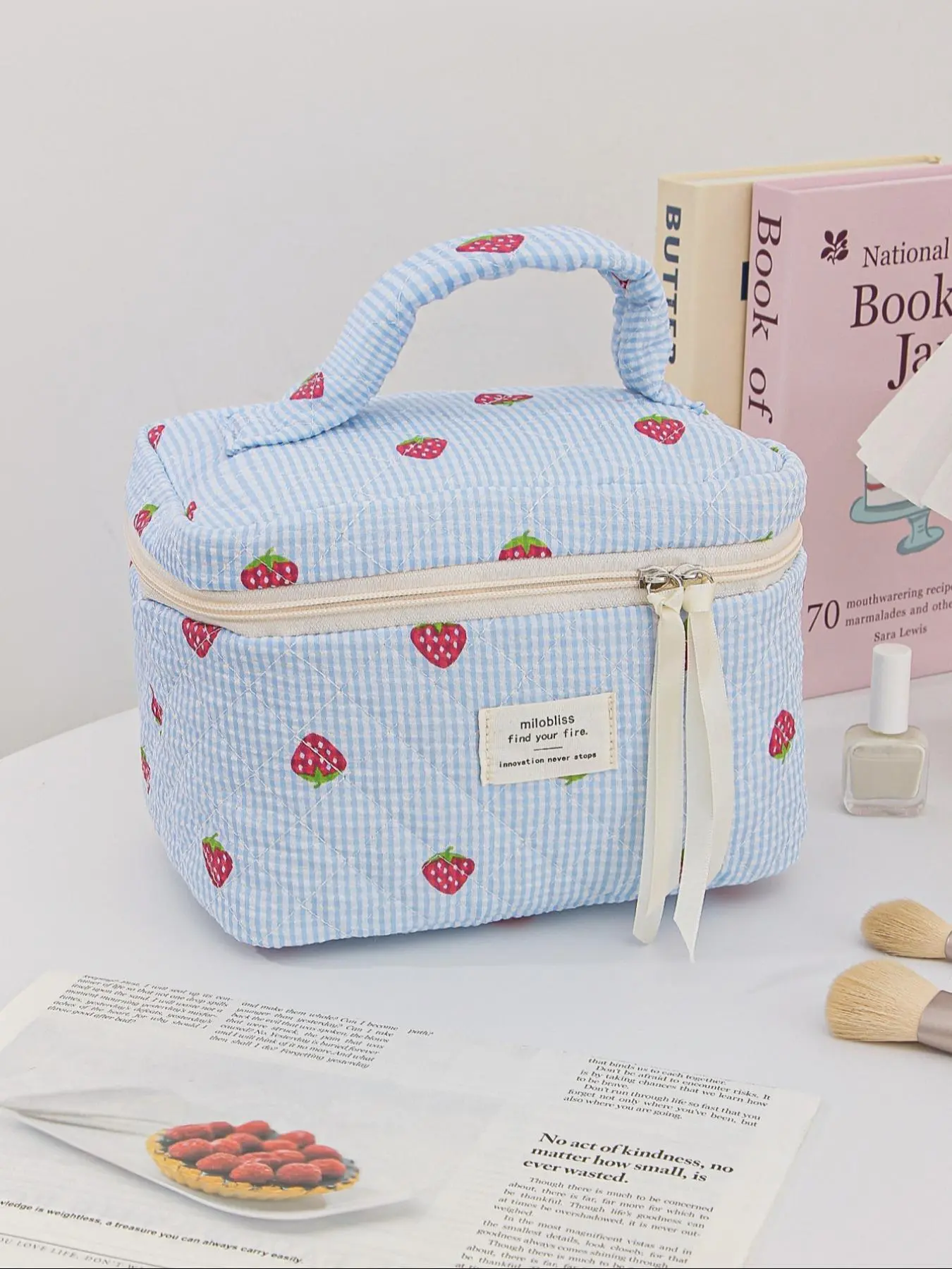Strawberry Pattern Makeup Bag Set, Portable Cosmetic Storage Bag, Zipper Makeup Organizer Pouch, Handheld Cosmetic Pouch, Beauty Storage Pouch, Versatile Storage Bag for Travel & Daily Used
