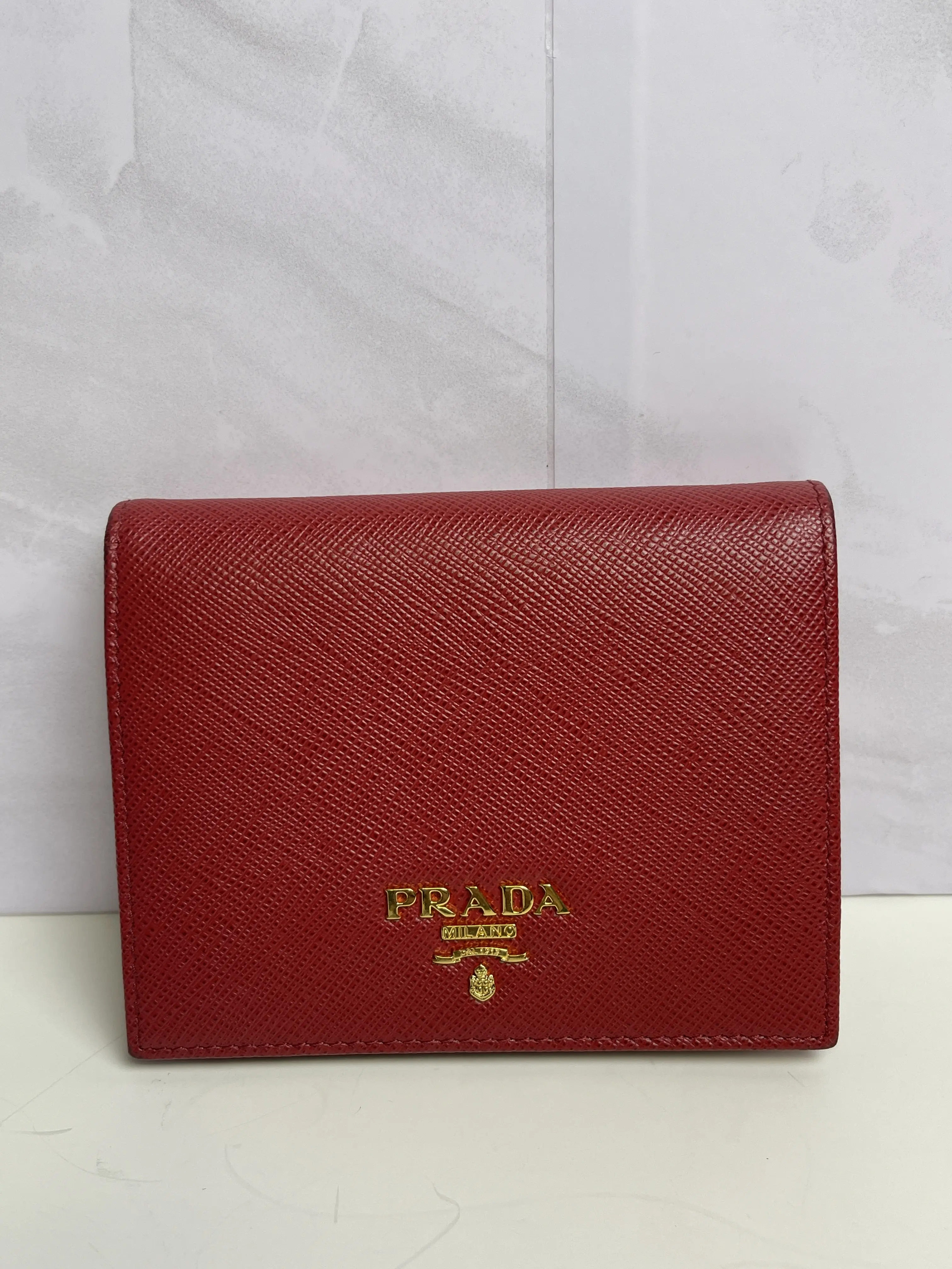 Pre-owned PRADA Leather Saffiano Small Leather Goods Saffiano Leather Compact Wallet