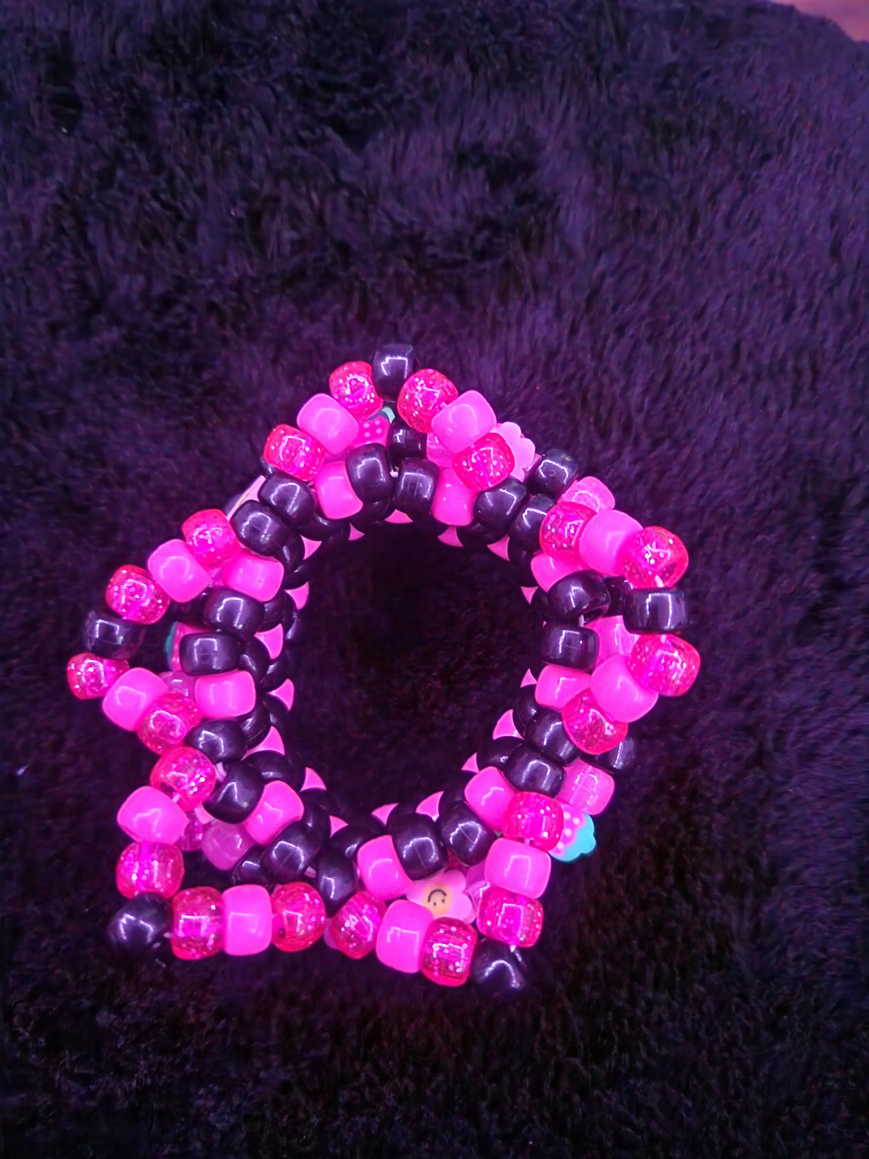 Pink Kandi Star Rotator Cuff - Beaded Design with Pink and Black Beads, Ideal for Stylish Accessory