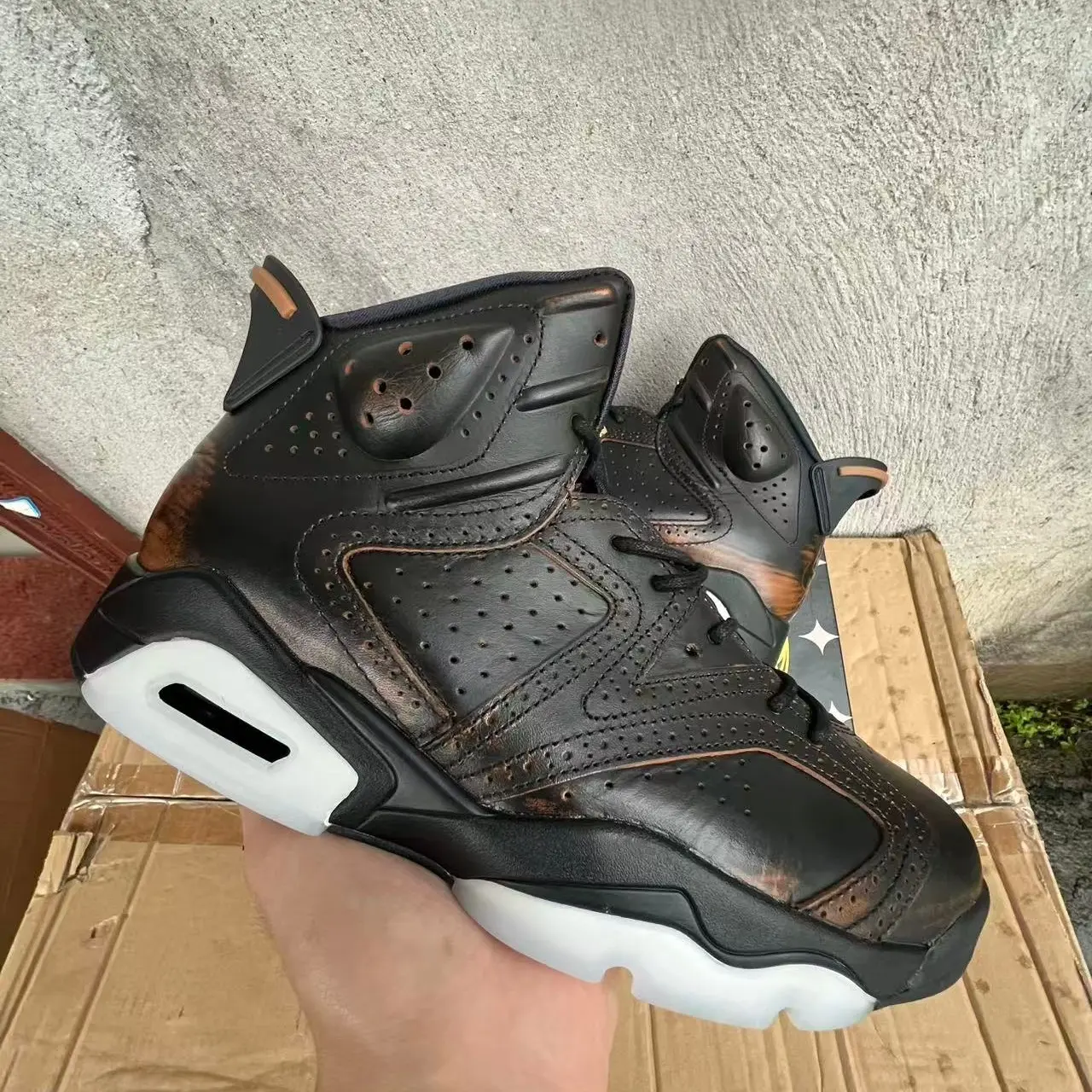 Unisex Iridescent Black-Copper 2-Tone Mid-Top Retro Basketball Sneakers - Smooth Leather, Lace-Up, White Transparent Traction Outsole, Street Casual Sports Shoes for Daily Wear (Collectible Sports Footwear)