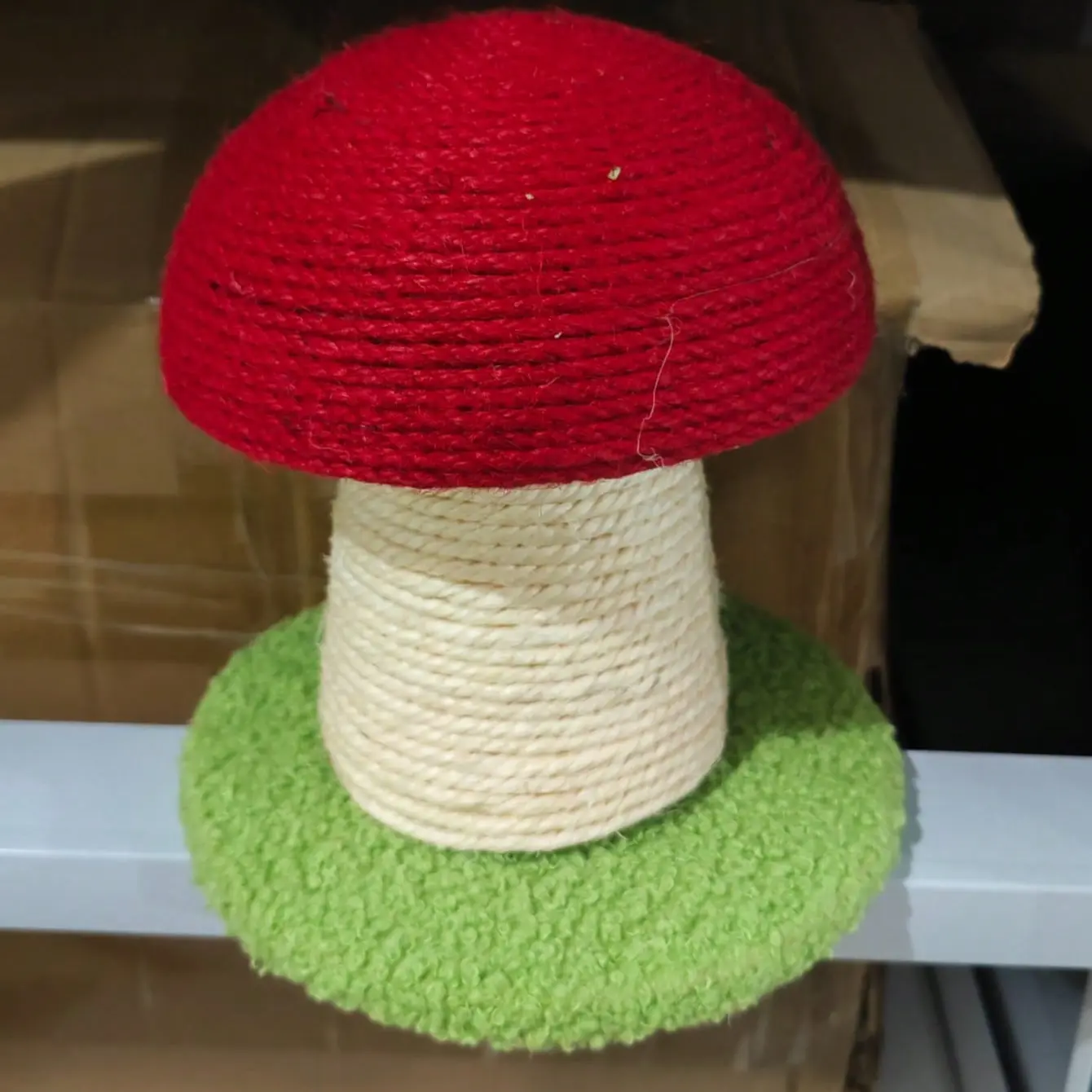 Small Mushroom Cat Scratching Post, Suitable for Small Cats, Kittens, Durable Jute Rope, No Shavings, Stress Relief Toy, Perfect Size for Kitties, Mushroom Sisal Scratcher