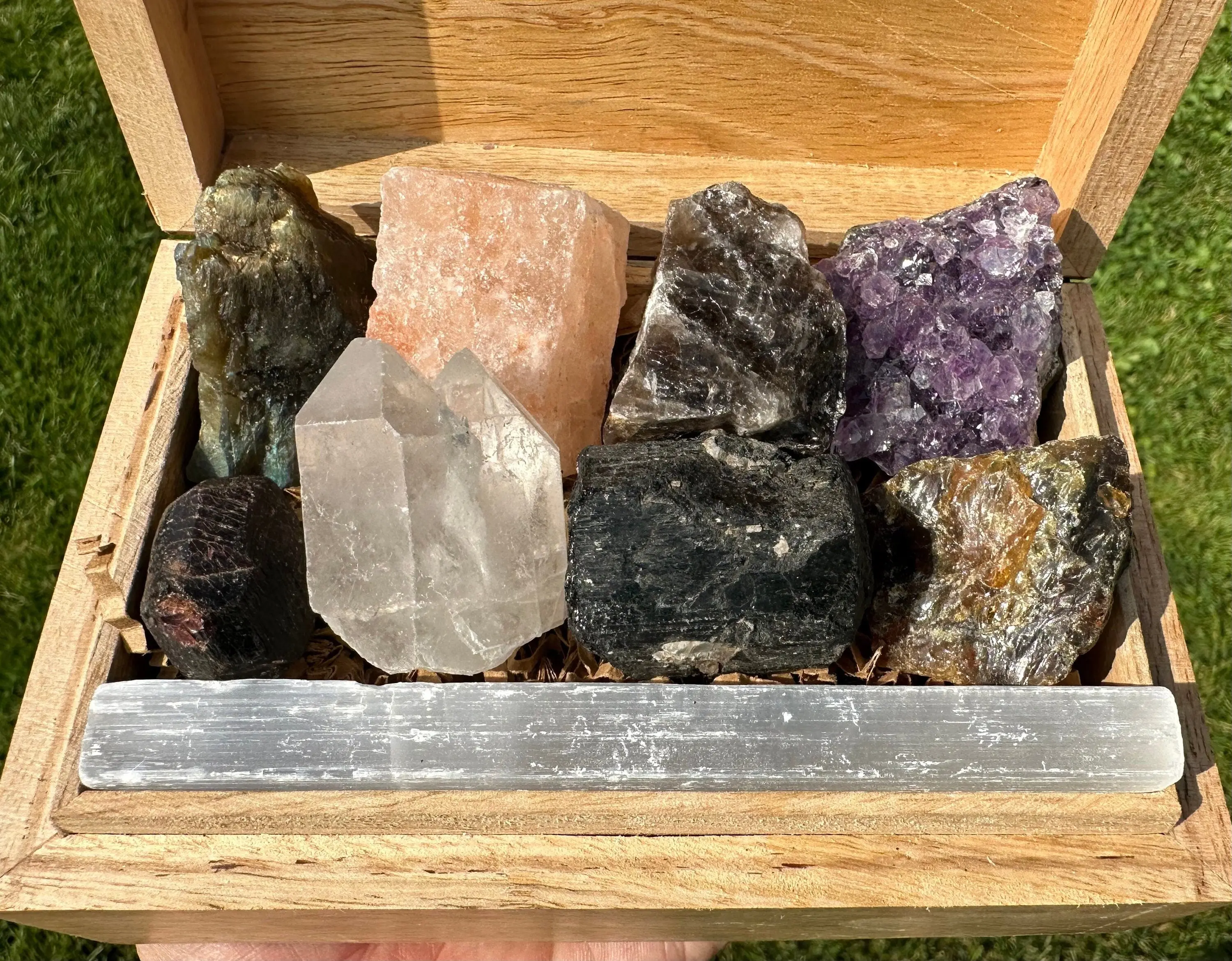 Protection Stone Set with Wooden Box (Raw) - Empath Protection, Negative Energy Cleansing, Grounding