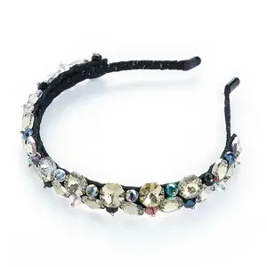 Dazzle in Style with Our Sturning Rhinestone Headband! 💖
