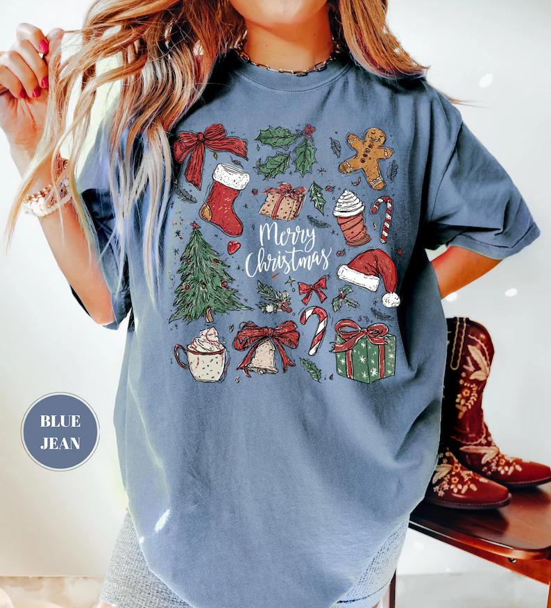 Women’s Comfort Colors Soft Cotton Christmas Graphic Print T-Shirt – Round Neck Classic Crew, Casual Vintage Tops with Hand-Drawn Art, Coquette Bow, Retro Gingerbread House, Holiday Gift Item