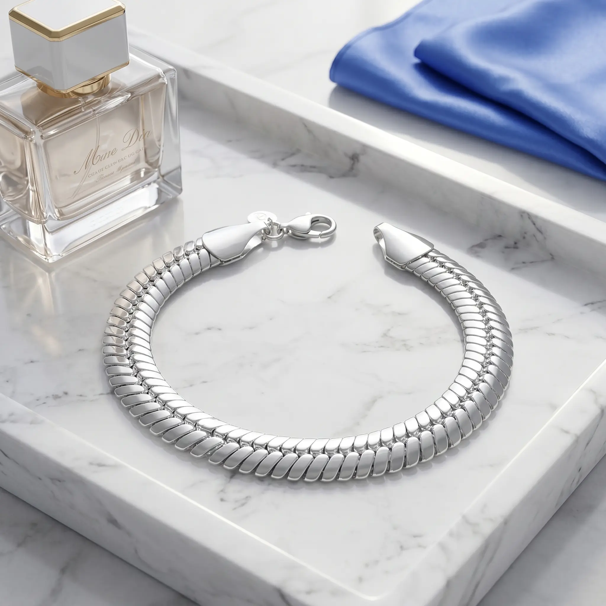 Herringbone Snake Chain Bracelet in 925 Sterling Silver for Men & Women, Modern Wide Flat Links with Lobster Buckle for All Seasons, 21.5cm, 925 Real Silver Bracelets & Bangles, Fish-Scale Links, Yes, Birthday, Metal Link Bracelets & Bangles