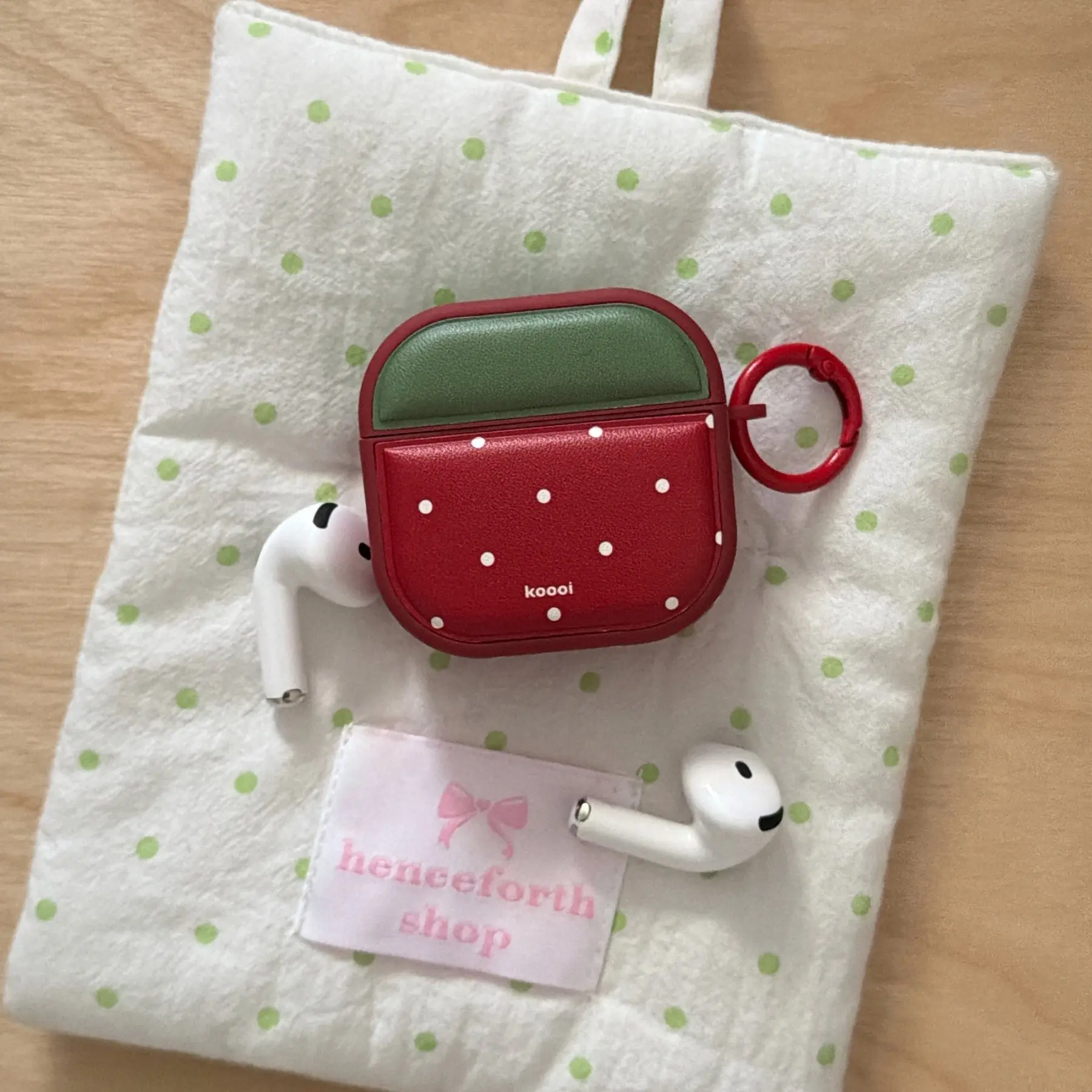 Magnetic Leather Earphone Case Strawberry Ring, Compatible with Apple AirPods Pro 2/3/4/2 Cases, Fashionable Women's Headset Cover, Headphone Cover