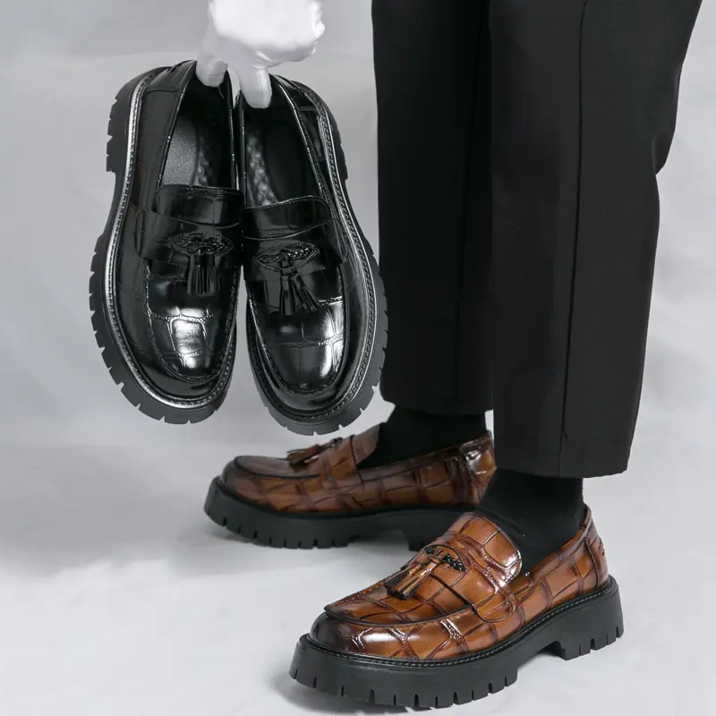 Fashion Retro Mens Thick Bottom Loafers Tassel Derby Leather Shoes Luxury Goods Men's Business Shoes Elegant Casual Dress Shoes