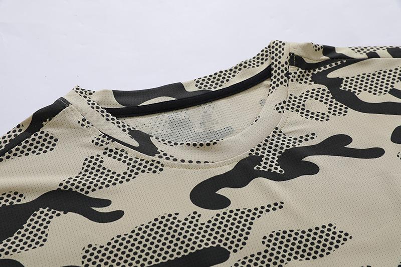 Pack of 5 short-sleeve tops, available in multiple colors. Breathable and casual, suitable for fitness and sports. Designed for teenage boys/male students. Crew neck with a camouflage print pattern that has stretch. Ideal for outdoor everyday wear.