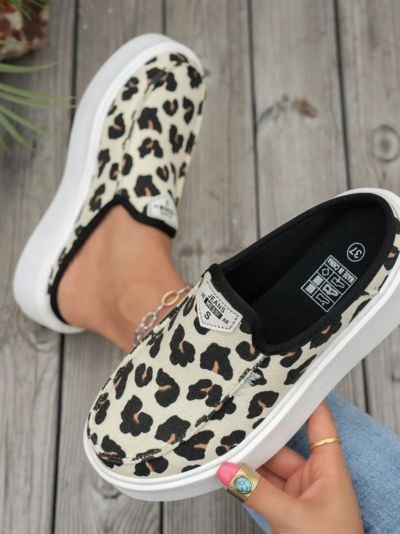 Women's Leopard Print Low Top Round Toe Casual Shoes, Walking Shoes, Slip-On Board Sneakers, European and American Fashion Trendy Half Sandals, Comfortable and Stylish, Footwear