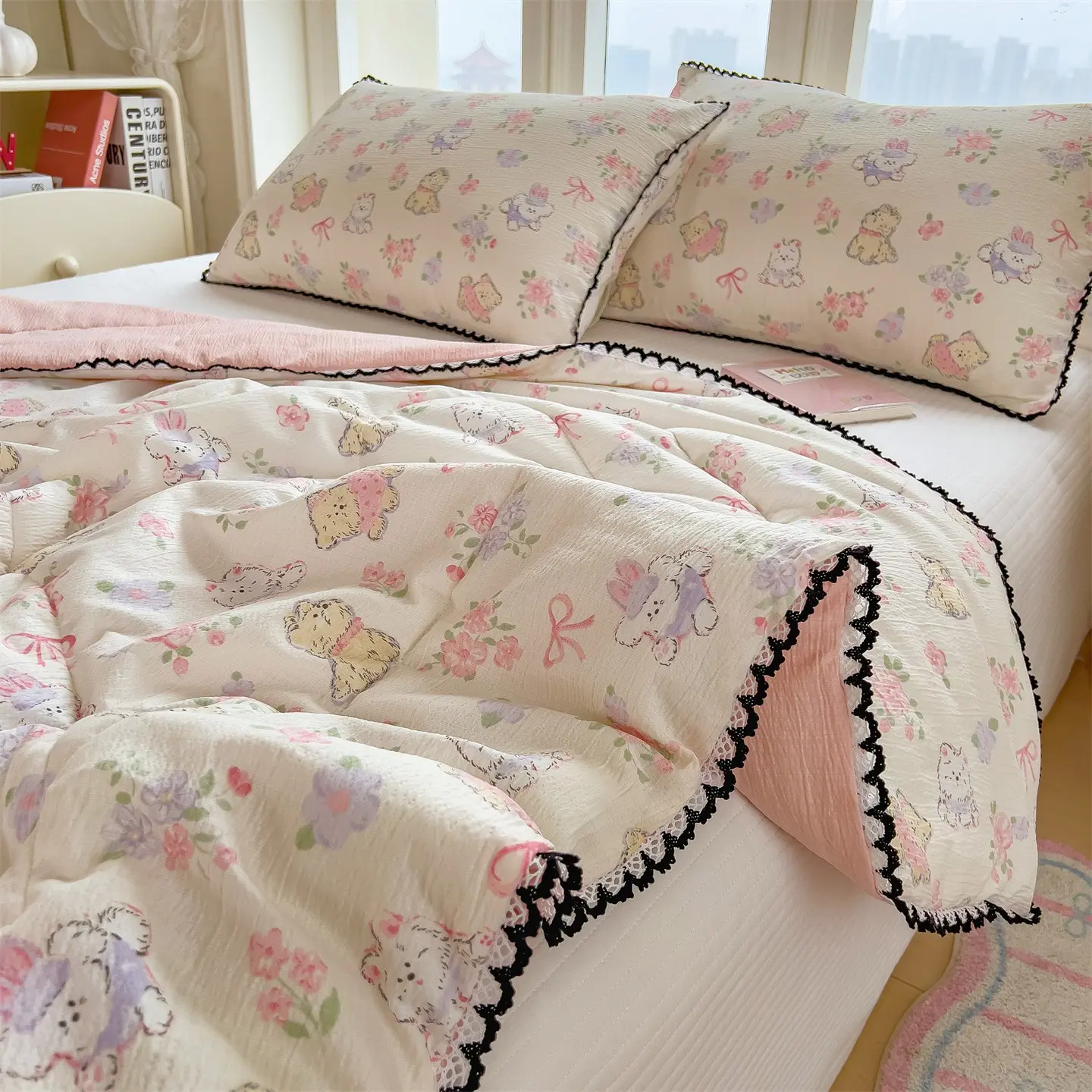 Elegant Floral Bubble Satin Summer Quilt, Soft Lightweight Quilts, Breathable Bedding, Cool Breathable Soft Cover, Cloud-Like Comfort, Home Decor, Bedroom, Guest Room, Apartment Use
