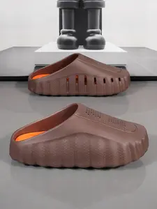 2026 New Unisex Fashion Slippers, 8 colors, Bestselling Casual Holey Shoes, Shock Absorbing Comfortable Breathable Sandals, Sizes 36-47