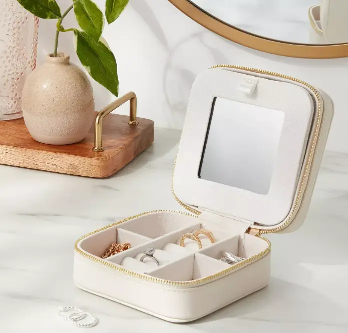 Portable Travel Accessory Storage Organizer Off-White Faux Leather Jewelry Box with Built-In Mirror for Adult Daily Trips