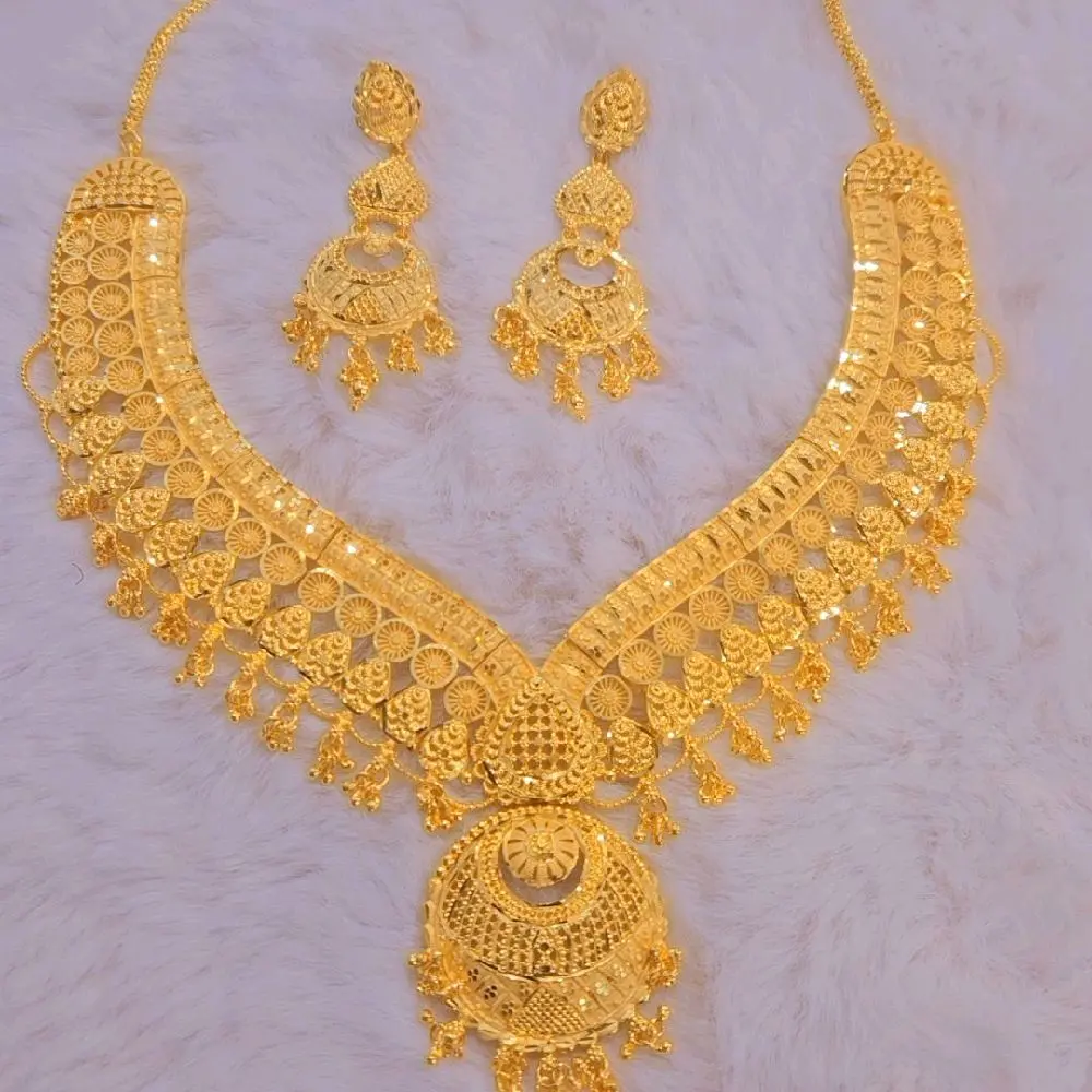 short gold-plated necklace set