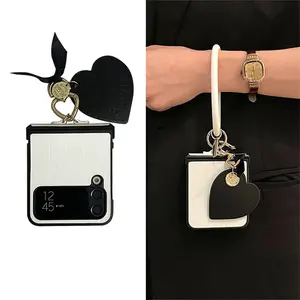 Luxury 3D Leather Love Heart Pendant Stripes Case with Ring for Samsung Galaxy Z Flip 5 5G Z Flip4 Zflip3 Flip5 Zflip6 Cover