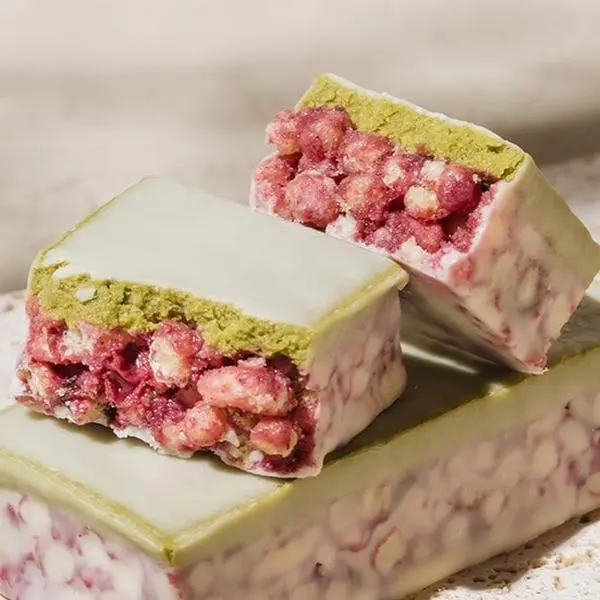 FIBOO Double Layer Protein Bars, Matcha Strawberry Flavor, 5pcs FIBOO Double Layer Protein Bars, Matcha Strawberry Flavor, 5pcs