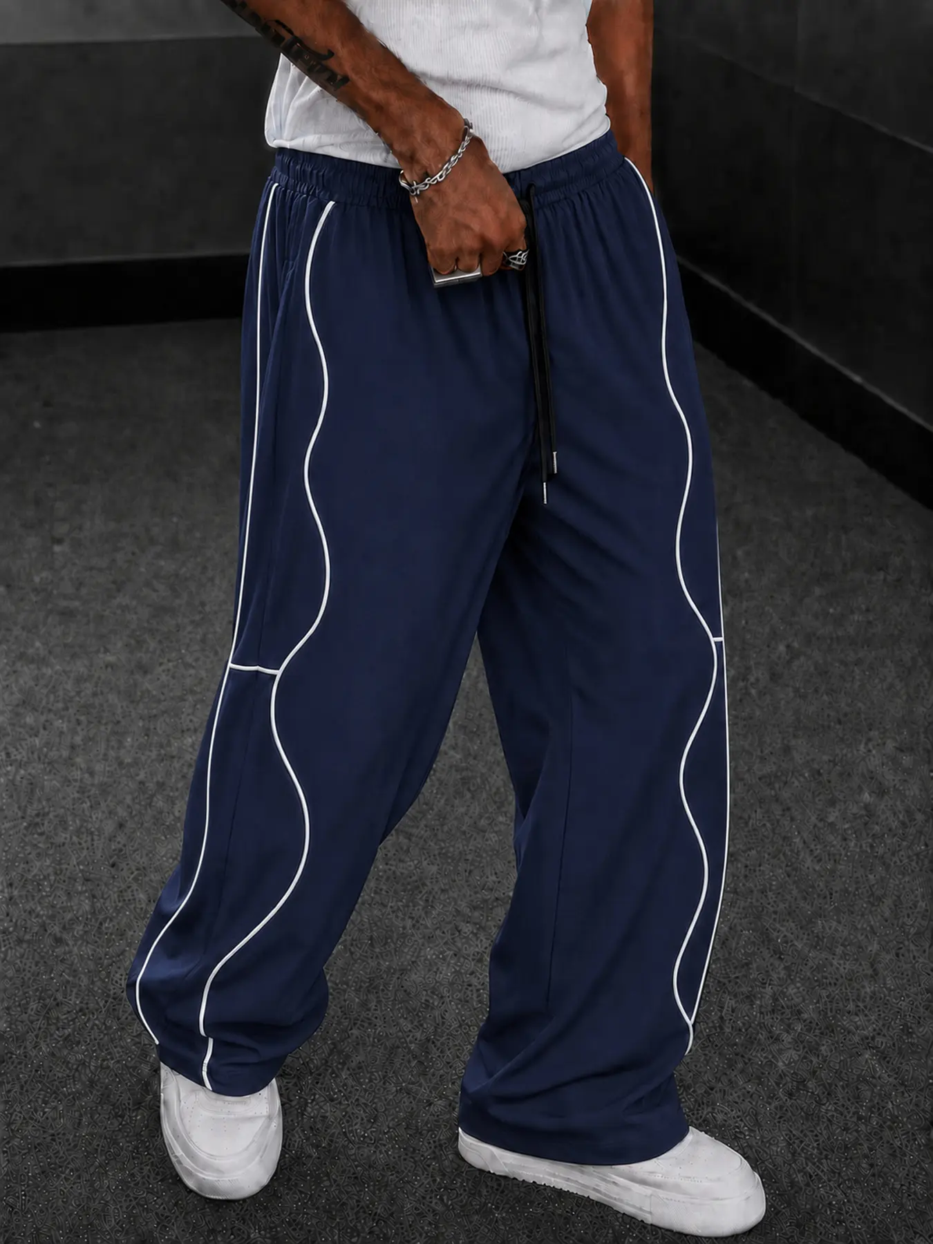 Men's Lightweight Track Pants with Contrast Piping, Relaxed Baggy Fit Athletic Pants, Elastic Drawstring Waist and Functional Side Pockets, Casual Streetwear Trousers for Gym, Running, Training, Travel, Daily Wear, Campus and Weekend Outfits and Lounging.