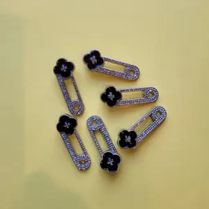 BlingSafetyPin