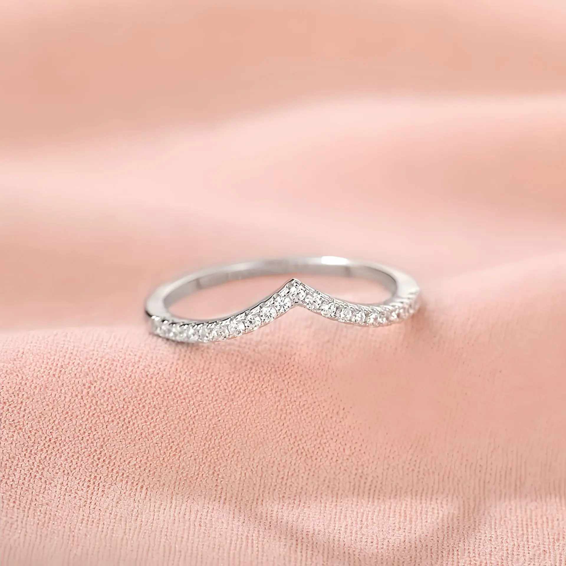 V shaped diamond ring