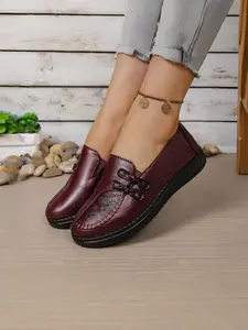 Soft Leather Women's Non-Slip Flat Shoes for Seniors, Waterproof Lightweight Comfort Walking Shoes, Ideal for Mothers and Grandmothers