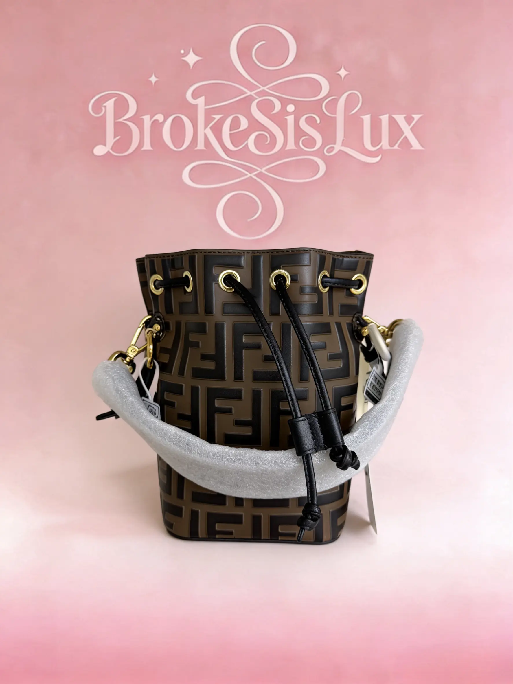 Pre-owned FENDI Drawstring Bucket Bag Featuring Iconic Zucca FF Monogram