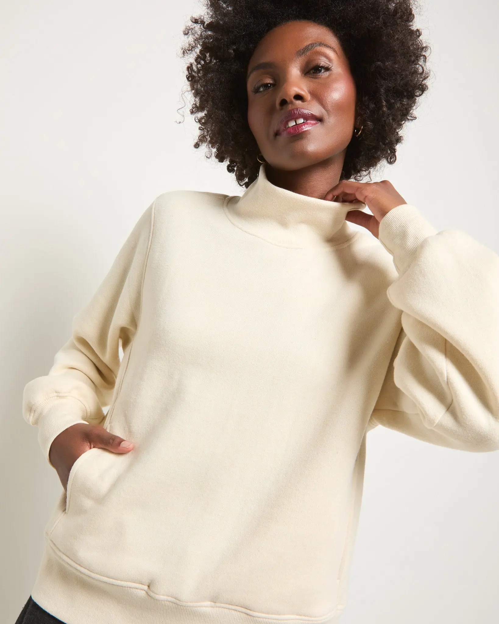 Women's Casual Funnel Neck Longsleeves Pullover Sweatshirt - Basic Pull-On Tops with Functional Side Pockets, Plain