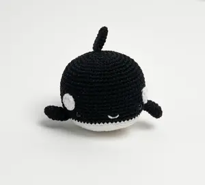 Looops Crochet Kit – Orca Amigurumi for Beginners with Step-by-Step Tutorials