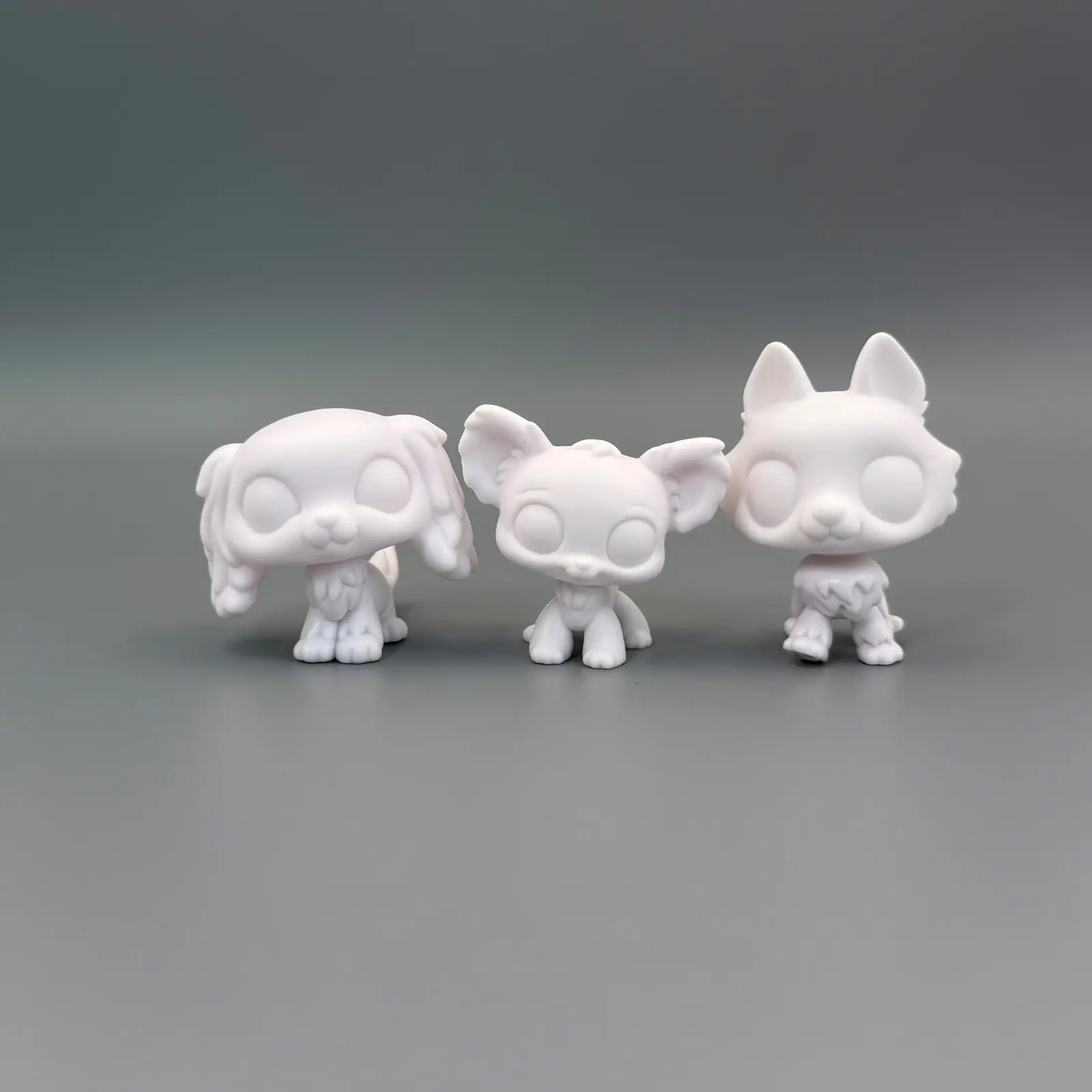 3 Pcs Unpainted Blank Mini Pet Figurines Set, White Paintable Long Ear Dog Chihuahua Fluffy Cat Statues, Customizable PVC Blank Models for DIY Hand Painting Craft Desktop Decor