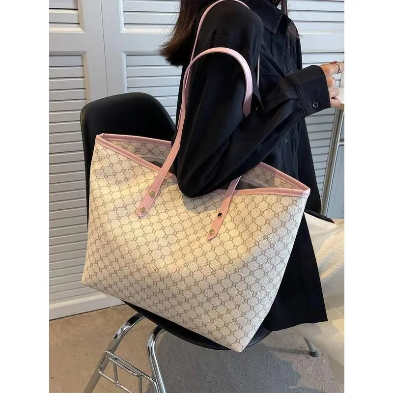 Large Capacity Tote Bag with Vintage Floral Patchwork Design for Women - Fashionable Geometric Pattern Shoulder Bag for School, Travel, Shopping, and Dating - Perfect Gift Idea