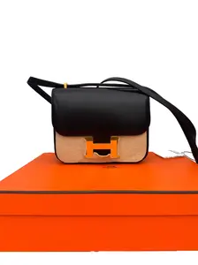 Pre-owned HERMÈS leather Shoulder Bags Constance 19