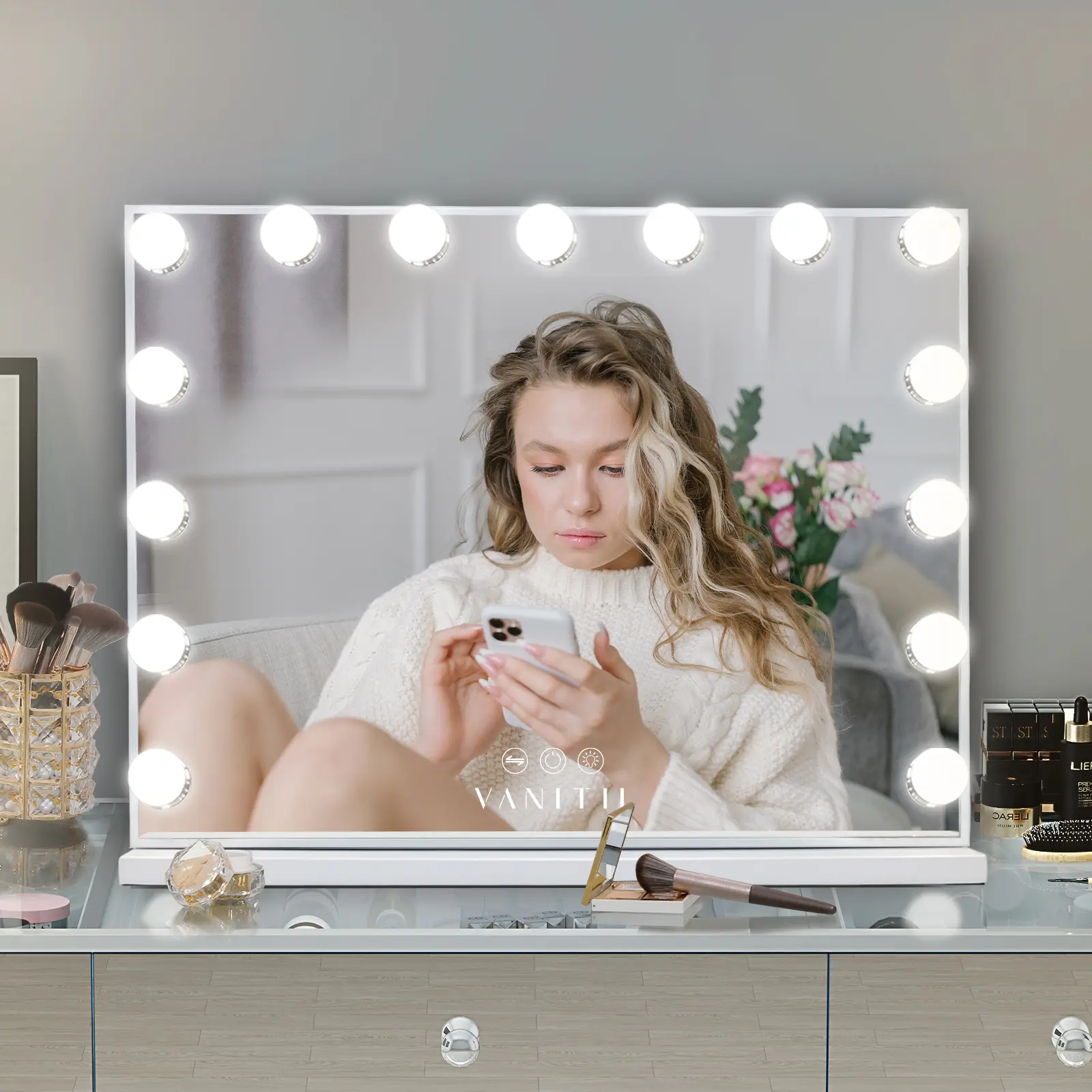VANITII Mary Hollywood Mirror XXL - 15  LED Bulbs