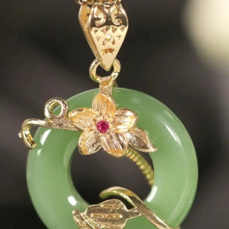 Mother's Day Gift Flower Design Pendant Necklace Necklets, Faux Green Imperial Jade Decor Necklace for Women for Gift, Fashion All-match Accessories for Daily Wear