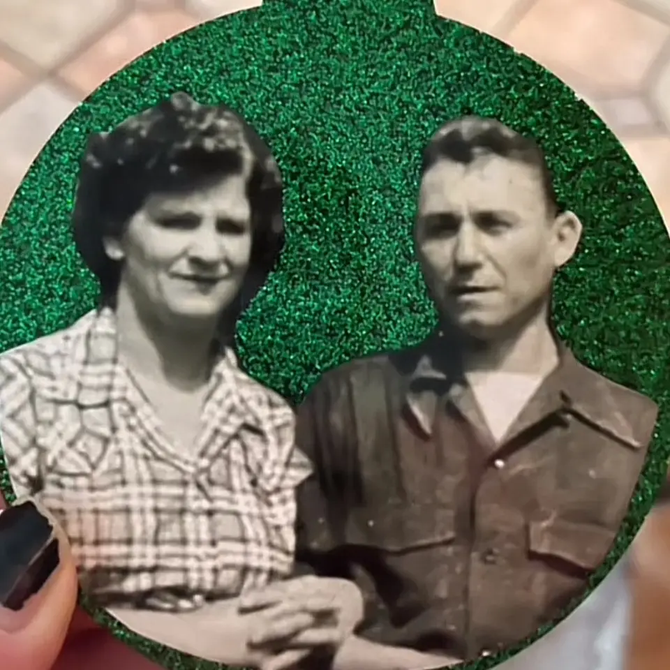 Memorial resin ornaments. Send me a photo and I’ll create beautiful keepsakes. Pick your color