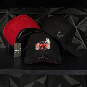 Nini urus SnapBack hat-black/red suede