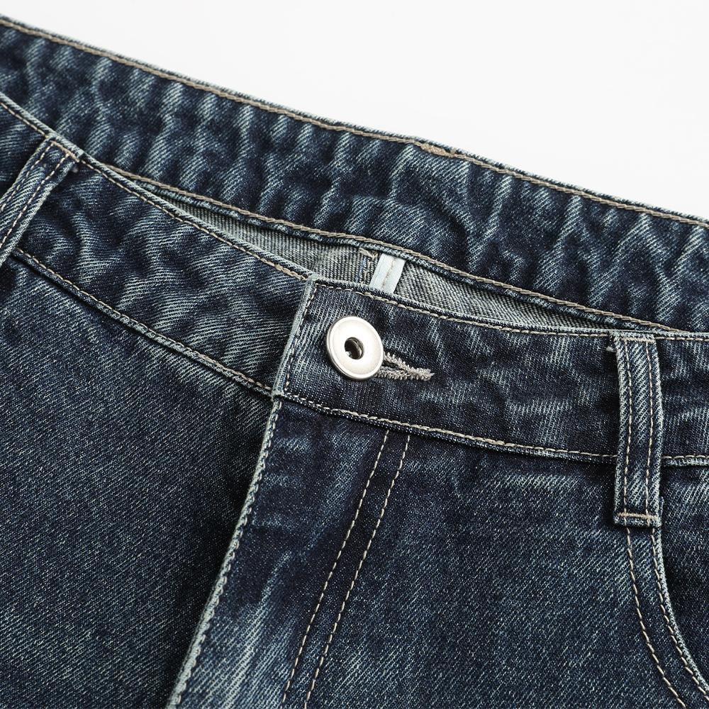 Men's loose straight-leg jeans, vintage style, suitable for street casual wear.