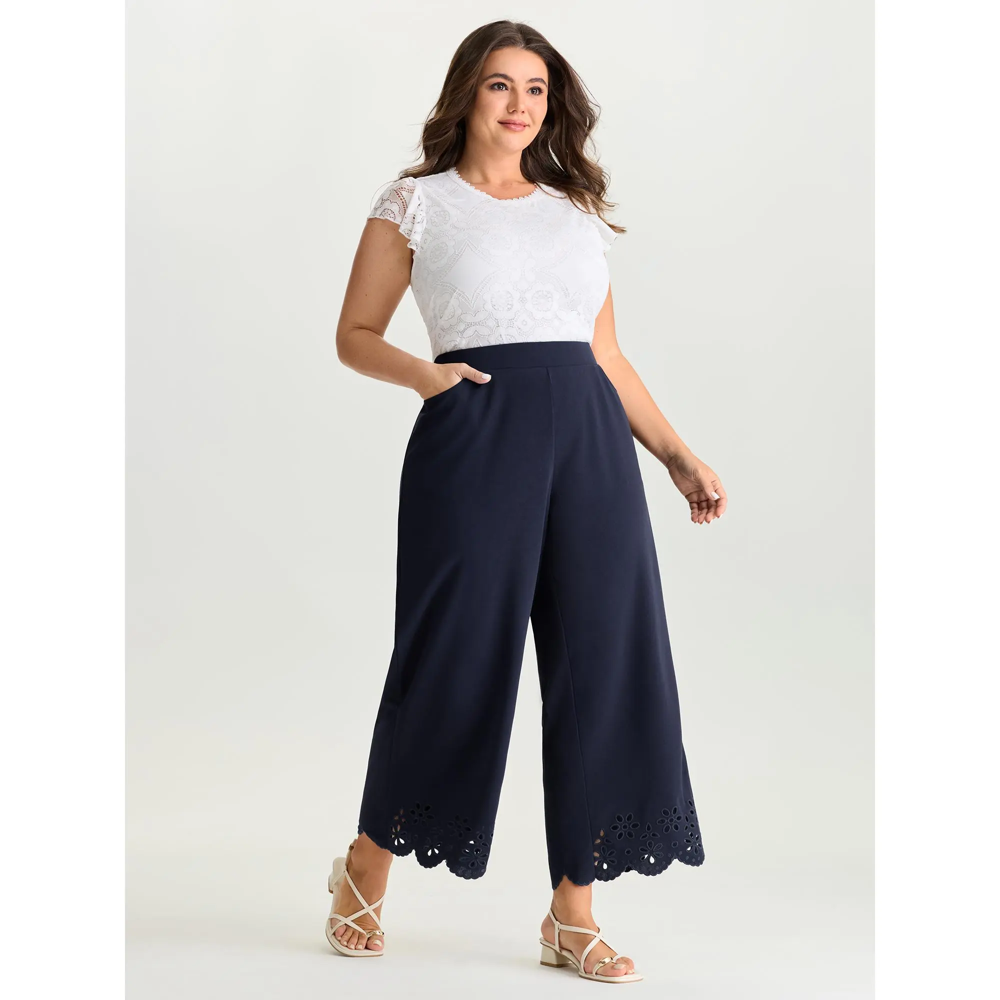 BloomChic Women's Plus Size Textured Straight Leg Spandex Shorts, Breathable Comfortable Mid Rise with Pockets and Cut-Out Detail for Everyday Wear, Fabric, Garment, Fit, Pants, Elastane, Simple