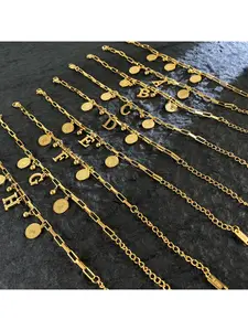 1 Queen portrait letter bracelet with heavy-duty texture, retro style, three-dimensional carved portrait letters, thick metal, anti allergic chain, adjustable and exquisite packaging, women's personalized accessories, daily commuting parties, dates, holid