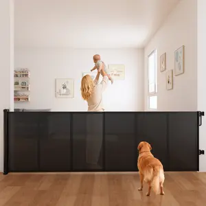 Extensible staircase baby safety door, equipped with reinforced strips and pet safety net door, is designed to prevent crawling dogs from entering the passageway. It does not require drilling and is suitable for indoor and outdoor use.